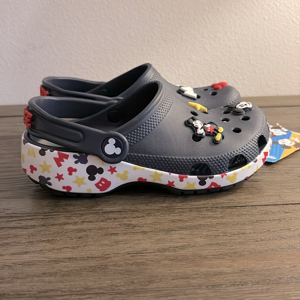 NWT [CROCS] Mickey & Friends Classic Slip-On Clog Sandals Kids Size J1 (5+) - Picture 8 of 15